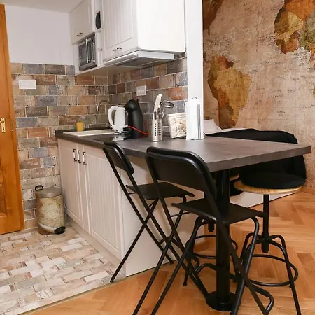 Chic Loft At Center With Ac Budapest